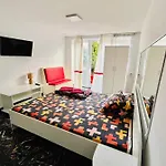 Relax House *