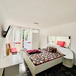Relax House Apartment *