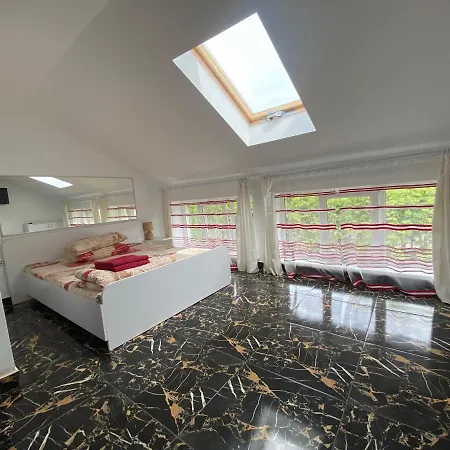 Relax House Апартаменти