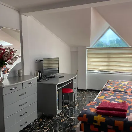 Relax House Апартаменти *