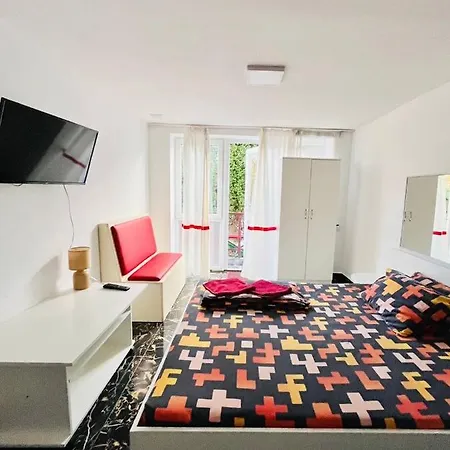 Relax House Апартаменти